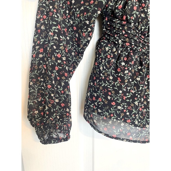 Skies are blue floral peplum top - Picture 3 of 6